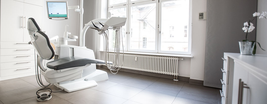 Ästhetische Zahnmedizin in Berlin Mitte: Ulrike Heintzenberg